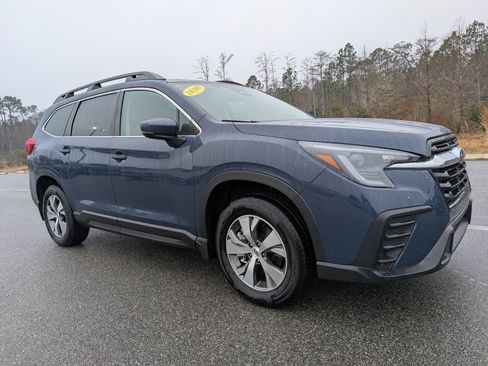 Certified 2025 Subaru Ascent Premium image 2