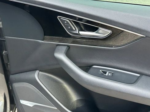 Used 2018 Audi Q7 3.0T Premium Plus w/ Premium Plus Package image 24