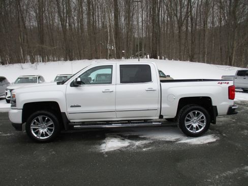 Used 2018 Chevrolet Silverado 1500 High Country image 8