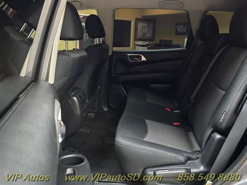 Used 2020 Nissan Pathfinder SV AWD/4WD image 19