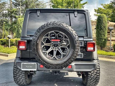 Used 2024 Jeep Wrangler Unlimited Sport AWD/4WD image 4