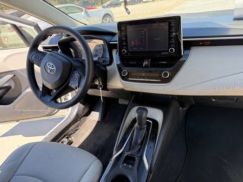 Used 2021 Toyota Corolla LE w/ Carpet Mat Package (TMS) FWD image 16