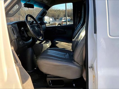Used 2022 Chevrolet Express 2500 Work Van w/ Driver Convenience Package image 23