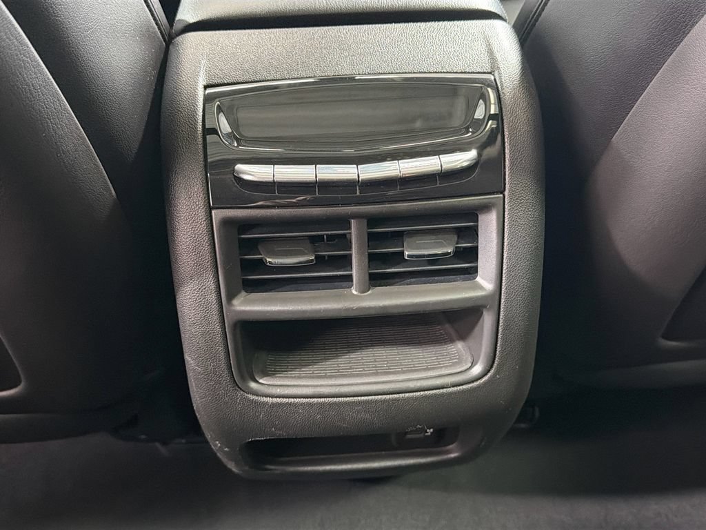 Used 2019 Cadillac XT5 Premium Luxury w/ Driver Assist Package AWD/4WD image 28