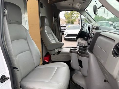 Used 2022 Ford E-450 and Econoline 450 Super Duty w/ Power Windows & Locks Group RWD image 19
