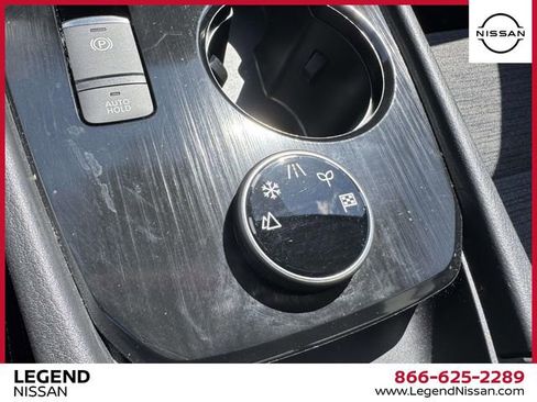 Used 2023 Nissan Rogue SV image 30