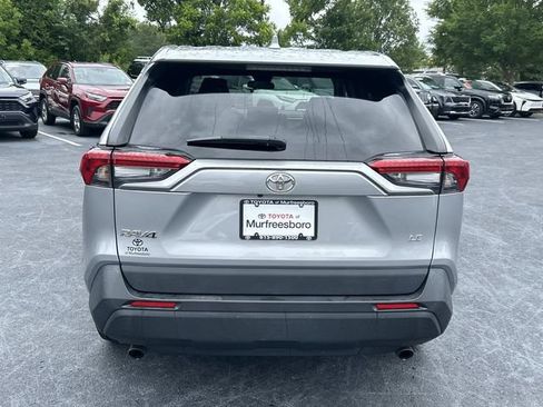 Used 2022 Toyota RAV4 LE FWD image 5
