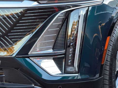 Certified 2025 Cadillac Lyriq Luxury w/ Nappa Leather Package image 47