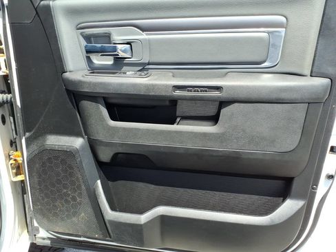 Used 2022 RAM 1500 Classic SLT AWD/4WD image 14