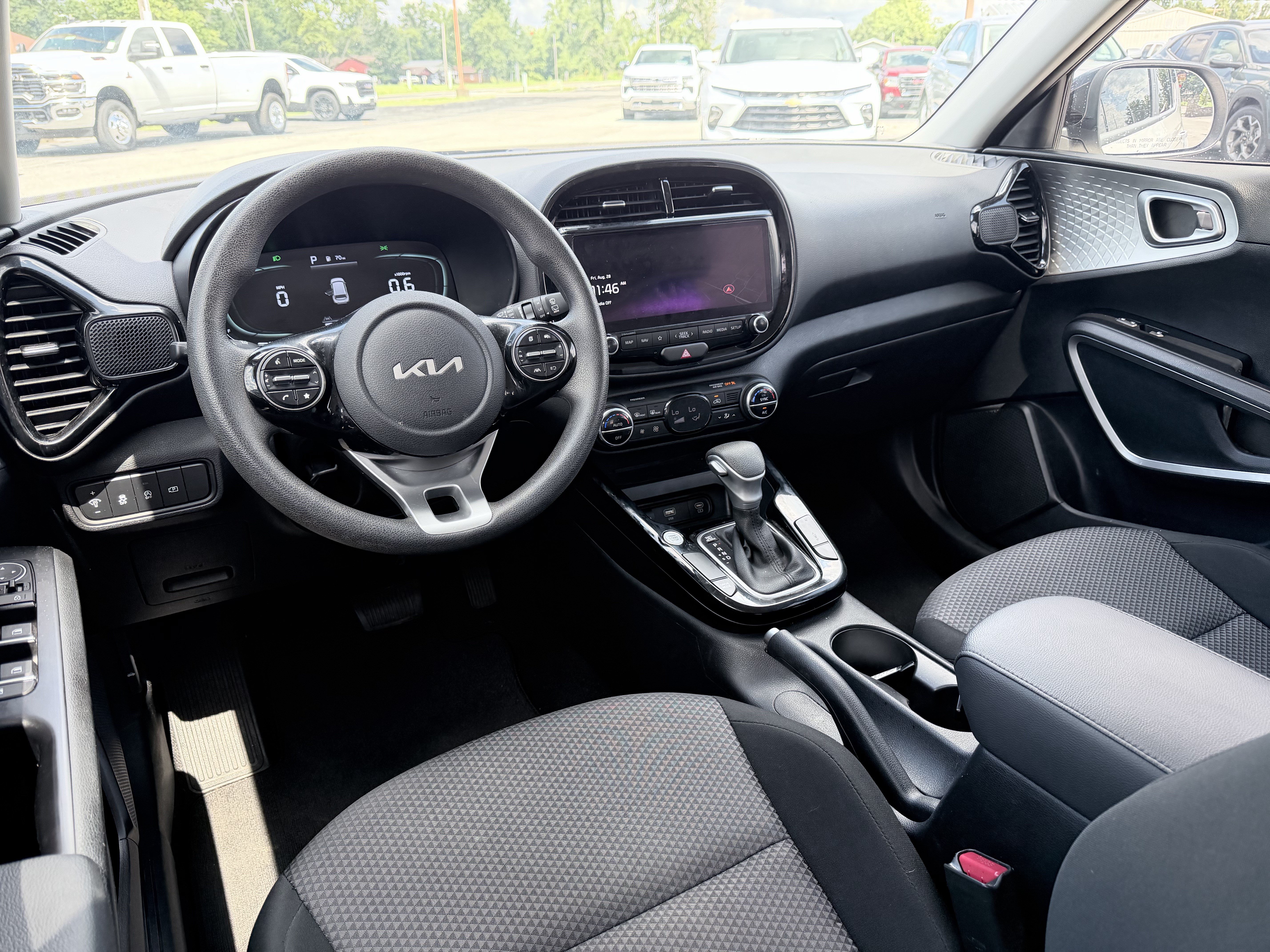 Used 2024 Kia Soul S FWD image 7