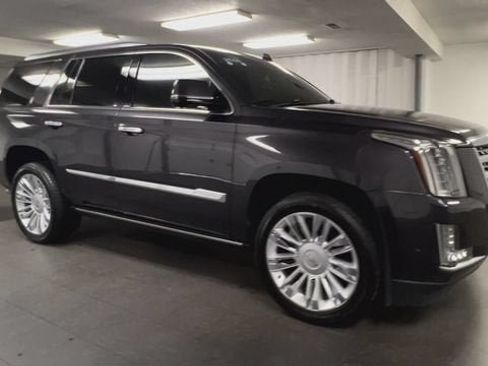 Certified 2018 Cadillac Escalade Platinum AWD/4WD image 2
