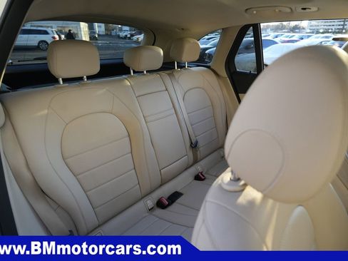 Used 2022 Mercedes-Benz GLC 300 4MATIC w/ Premium Package Lite image 32