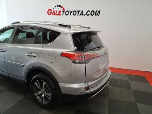 Used 2018 Toyota RAV4 XLE w/ Plus Extra Value Package AWD/4WD image 7
