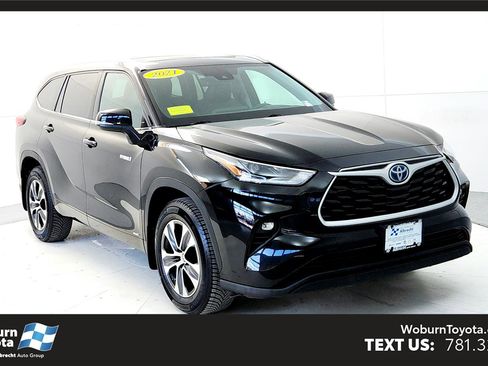 Certified 2021 Toyota Highlander XLE image 1