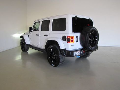 Used 2022 Jeep Wrangler Unlimited Sahara w/ Cold Weather Group AWD/4WD image 23