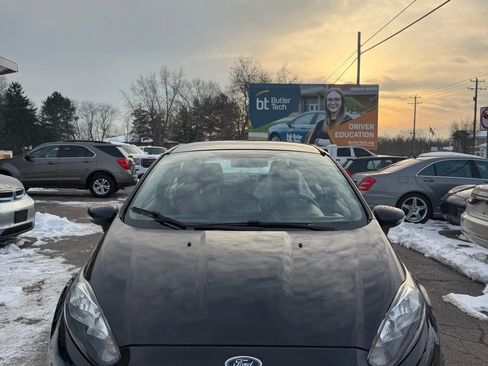 Used 2014 Ford Fiesta SE w/ Equipment Group 201A image 8