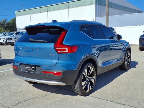 Certified 2023 Volvo XC40 B4 Plus w/ Driver Assist Package image 7