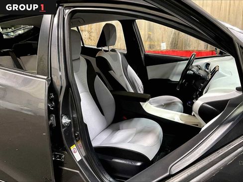 Certified 2016 Toyota Prius Three image 8