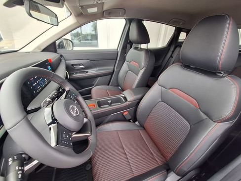 New 2026 Nissan Kicks SR FWD image 13