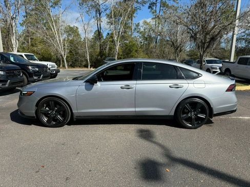 Used 2023 Honda Accord Sport image 2