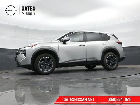 Used 2025 Nissan Rogue SV AWD/4WD image 47