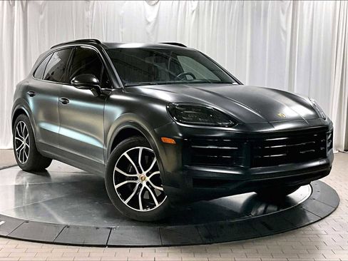 Used 2024 Porsche Cayenne image 12