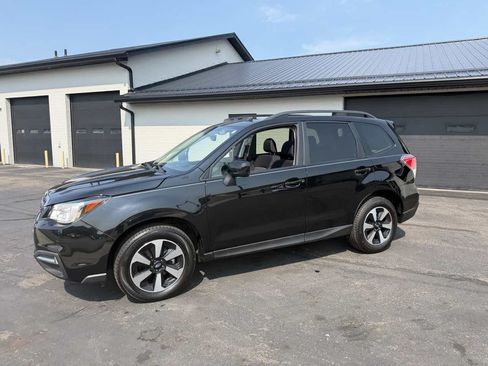 Used 2017 Subaru Forester 2.5i Premium AWD/4WD image 2