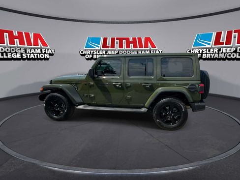 Used 2020 Jeep Wrangler Unlimited Sahara AWD/4WD image 6