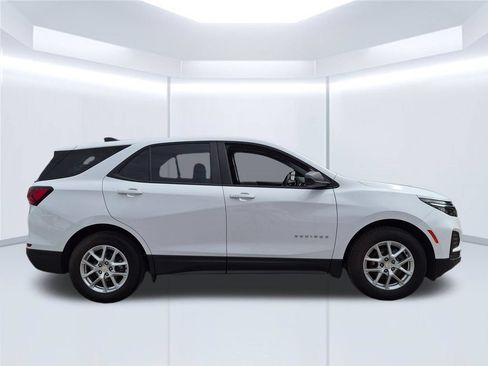 Used 2023 Chevrolet Equinox LS FWD image 7