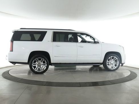 Used 2018 GMC Yukon XL SLT w/ Premium Edition AWD/4WD image 6