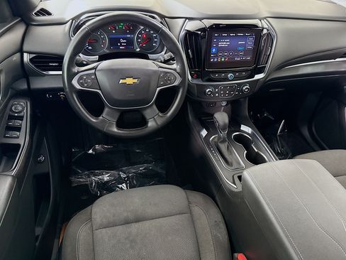 Used 2023 Chevrolet Traverse LT FWD image 17