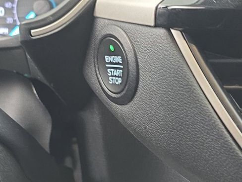 Used 2022 Ford Escape SE image 38