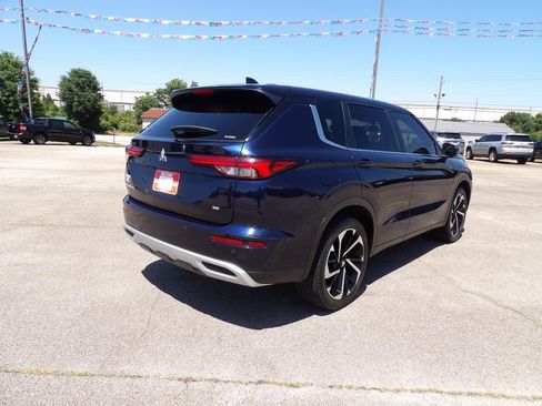 Used 2024 Mitsubishi Outlander SE Black Edition AWD/4WD image 8