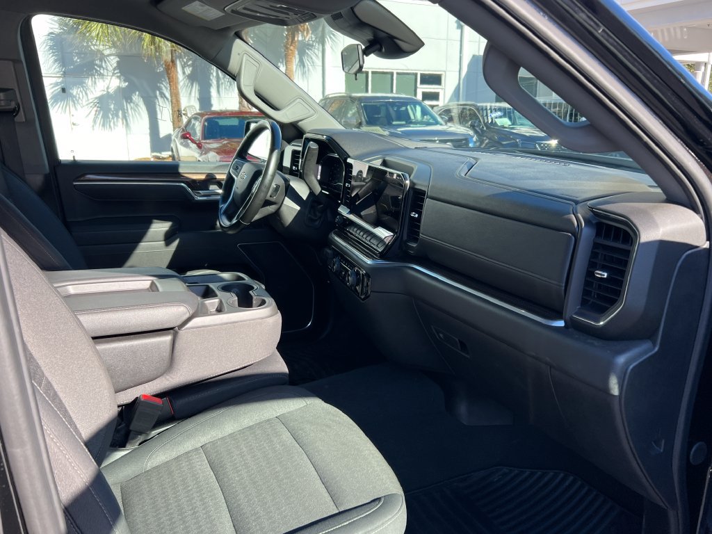 Used 2025 Chevrolet Silverado 1500 LT RWD image 14