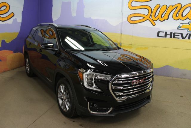 Used 2023 GMC Terrain SLT w/ LPO, Floor Liner Package AWD/4WD image 2