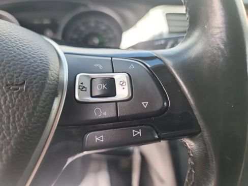 Used 2015 Volkswagen Golf TDI S FWD image 20
