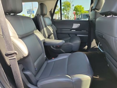 Certified 2025 Ford Expedition Active AWD/4WD image 21