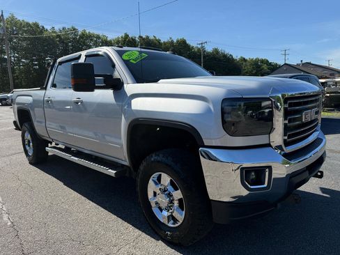 Used 2015 GMC Sierra 3500 SLE w/ SLE Preferred Package AWD/4WD image 15