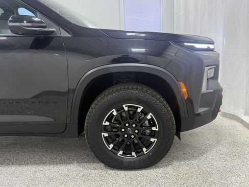 Used 2025 Chevrolet Traverse Z71 w/ Enhanced Driving Package image 31