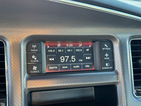 Used 2014 Dodge Charger SE w/ Connectivity Group image 25