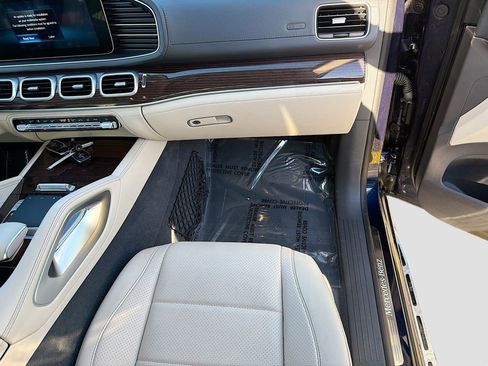 Used 2020 Mercedes-Benz GLE 350 4MATIC w/ AMG Line Exterior image 17