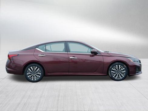 Certified 2023 Nissan Altima 2.5 SV image 8