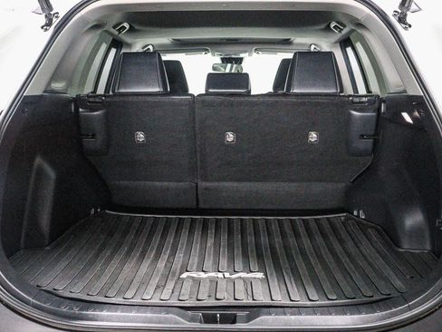 Used 2022 Toyota RAV4 XLE Premium FWD image 28