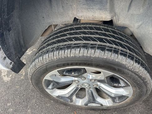 Used 2021 RAM 1500 Limited image 27