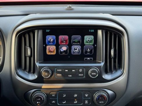 Used 2017 Chevrolet Colorado Z71 image 3