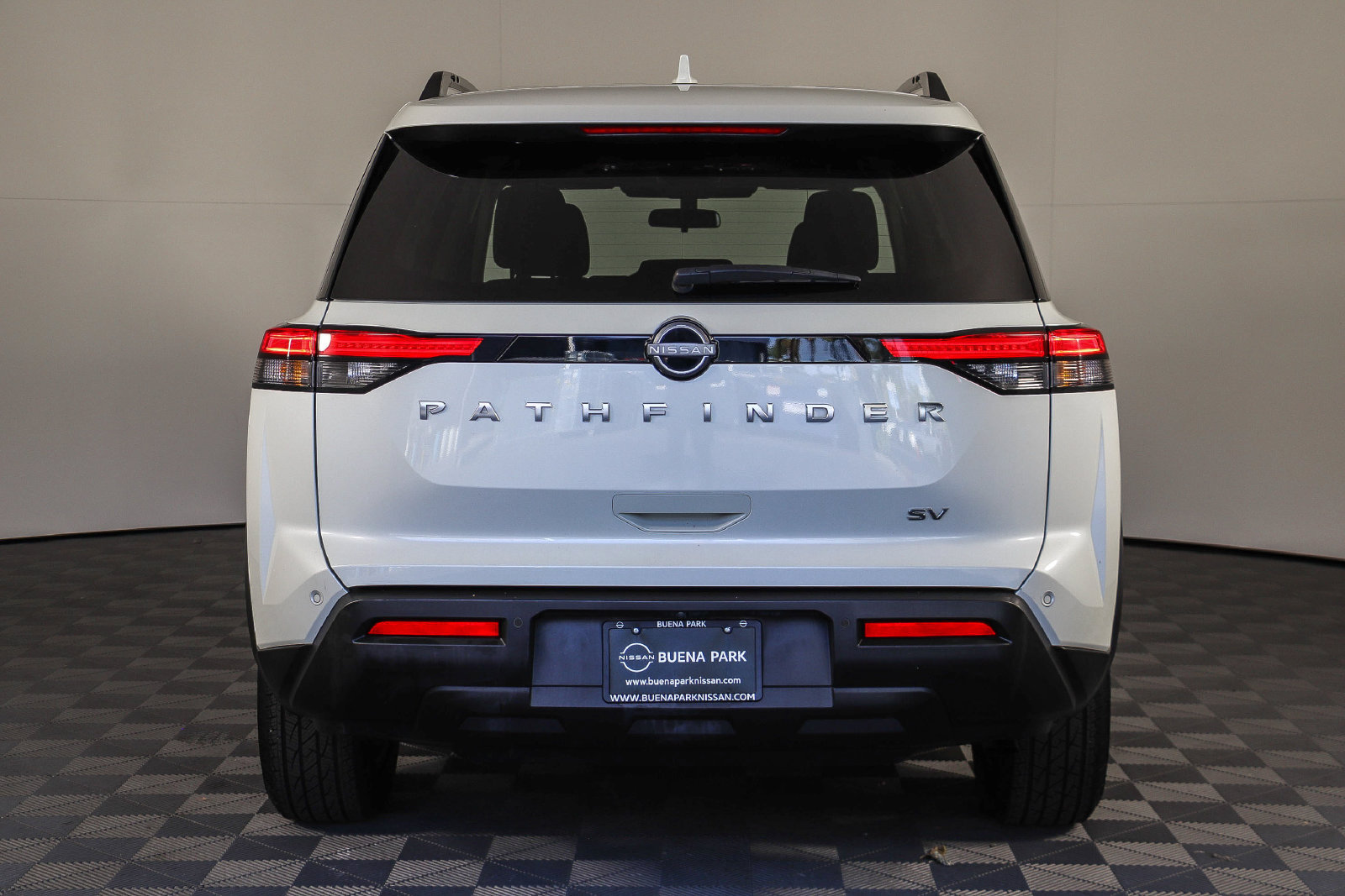 Used 2024 Nissan Pathfinder SV FWD image 7