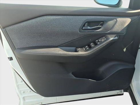 Used 2021 Nissan Rogue S AWD/4WD image 14