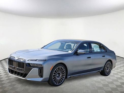 New 2026 BMW 740i image 3