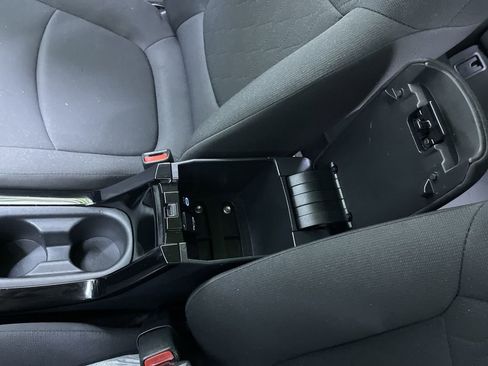 Used 2022 Toyota Corolla LE image 25