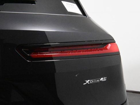 Used 2026 BMW iX xDrive45 w/ Premium Package image 13